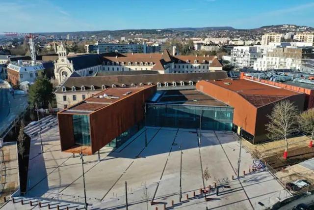 Deux Beaux Appartements En Plein Coeur De Dijon Zewnętrze zdjęcie